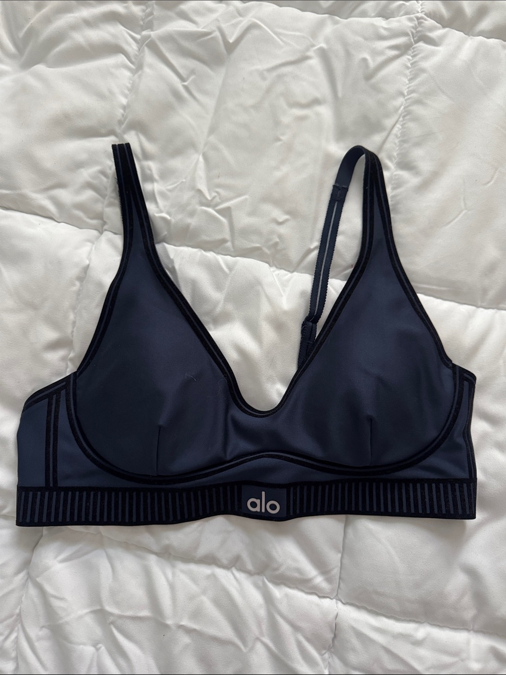 ALO Yoga Navy Airlift Blue Bra
